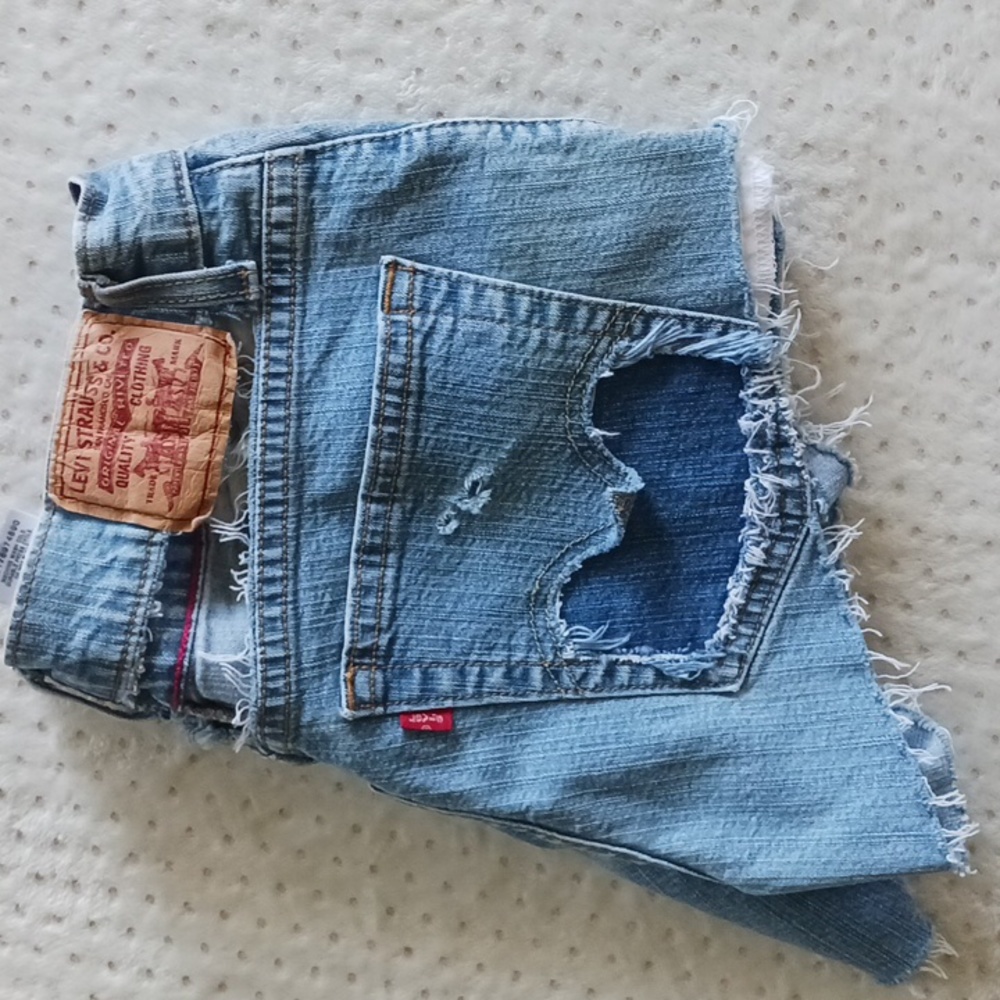 Levi cut off jean shorts. Distressed customized  unique one of a kind - Picture 15 of 15